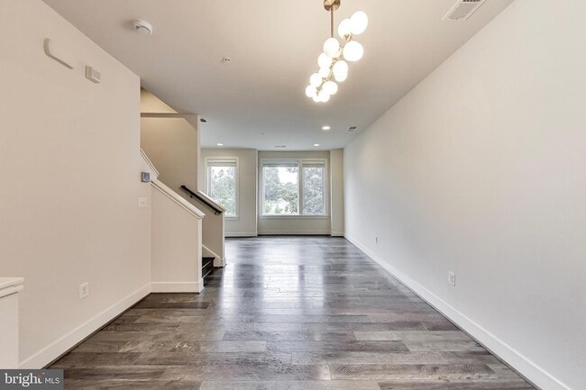 Building Photo - 16616 Crabbs Branch Way
