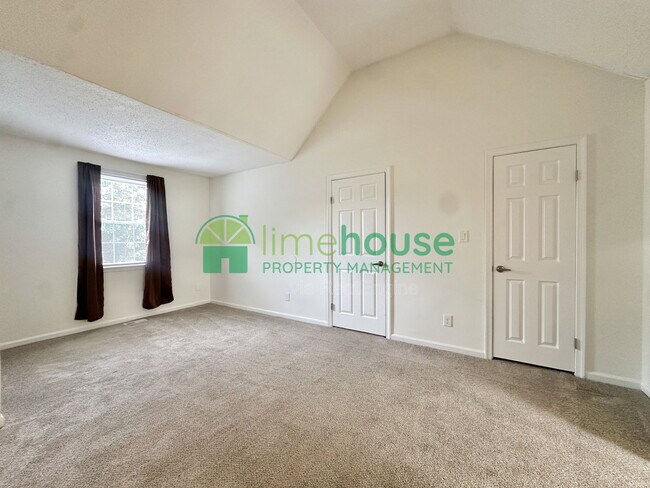 Building Photo - 3207 Creekside Dr