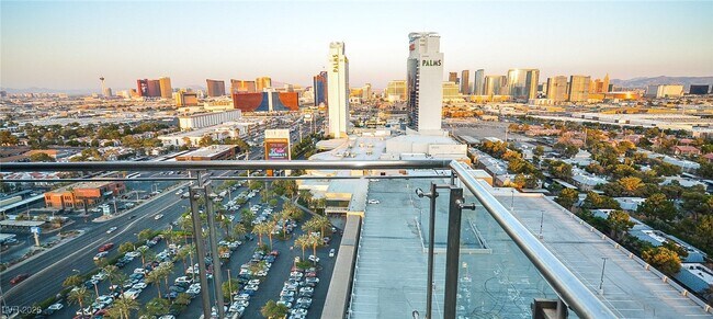 Building Photo - 4381 W Flamingo Rd