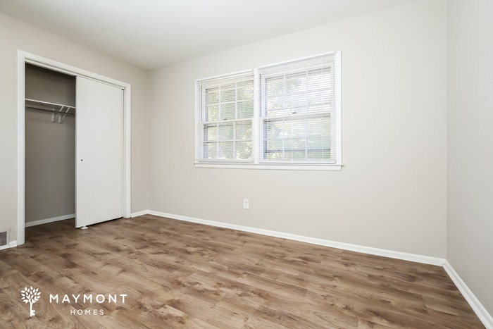 Building Photo - 1351 W Sedgefield Dr