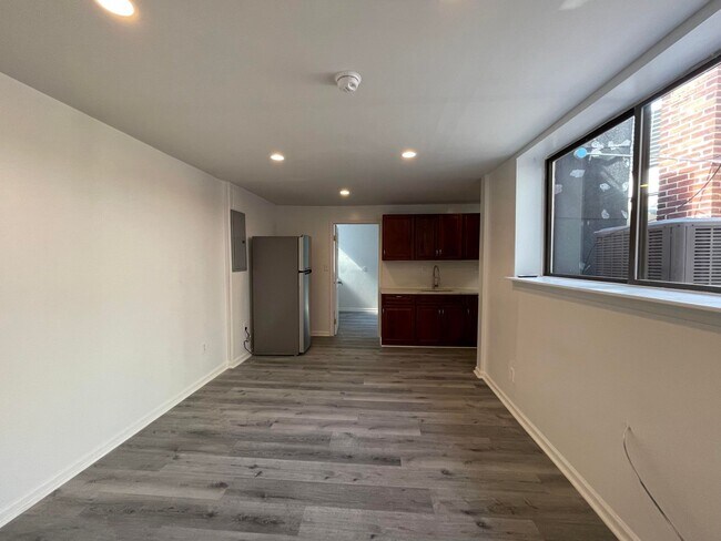 Building Photo - 1700 E Passyunk Ave