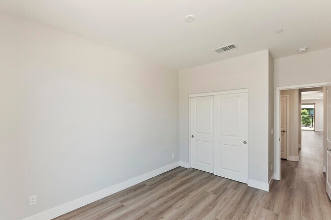Building Photo - 51600 Sidewinder Dr