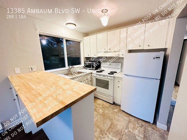 Building Photo - Burien - Updated 2 Bedroom / 1 Bath