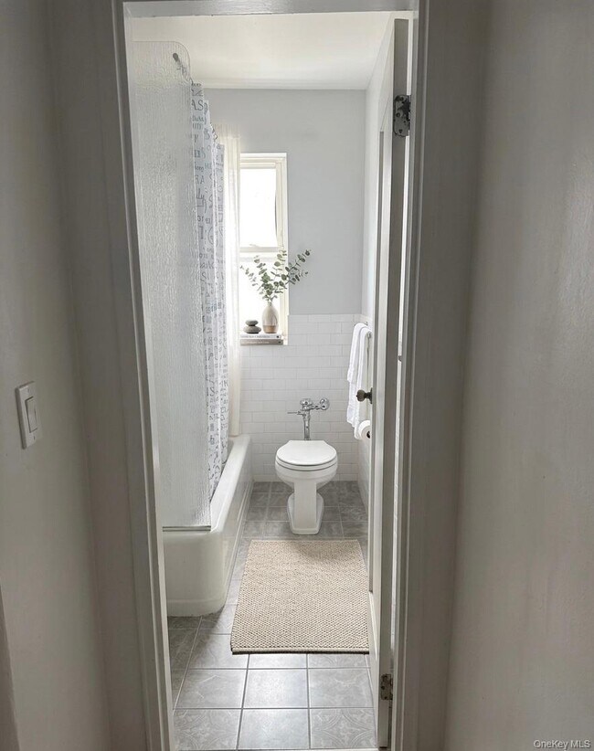 Building Photo - 305 Sixth Ave