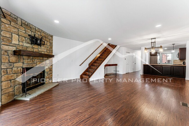 Building Photo - Spacious Condo with Patio and Central AC