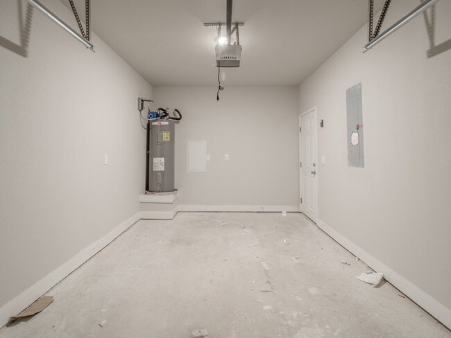 Building Photo - 7507 Savannah Brooks
