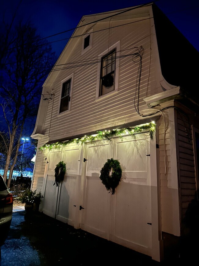 Building Photo - 208 Lake Ave