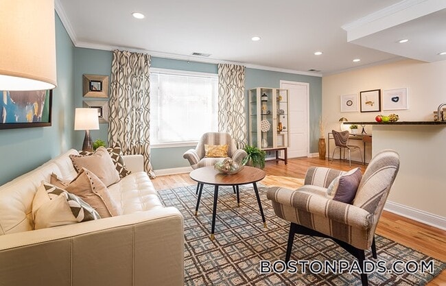 Building Photo - 27 Sherman Rd