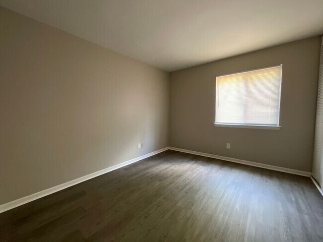 Building Photo - 415 Orchard Trace Ln