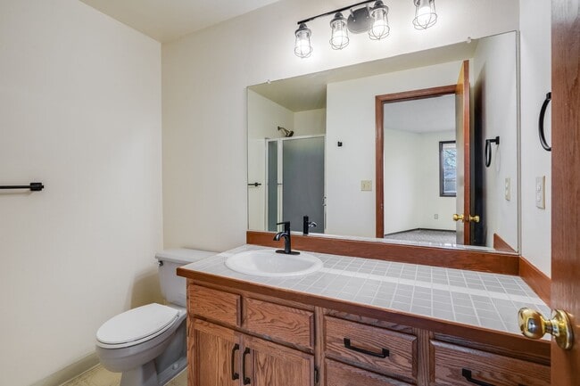 Building Photo - FEW1330-1332