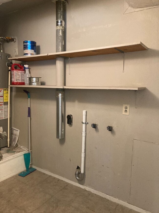 Building Photo - 224 N Oxford Dr