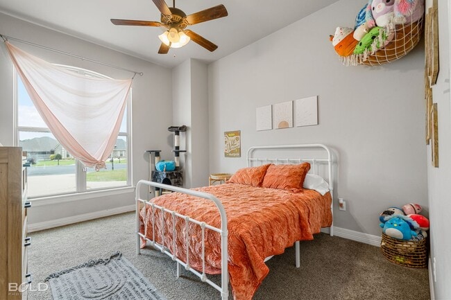 Building Photo - MOVE IN SPECIAL HALF OFF FIRST MONTHS RENT