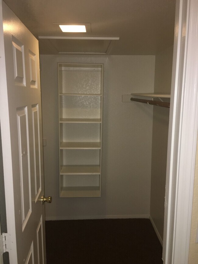 Building Photo - **EXCELLENT 3br/2.5ba/2carport TOWNHOUSE (GUADALUPE & GILBERT)**