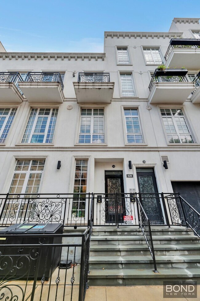 Building Photo - 278 Nassau Ave