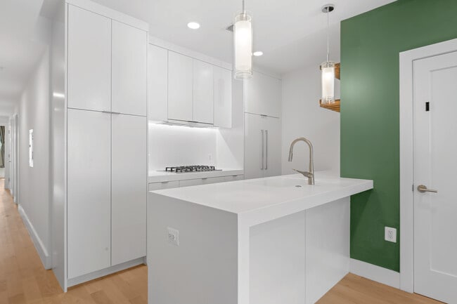 Building Photo - 1515 K St SE