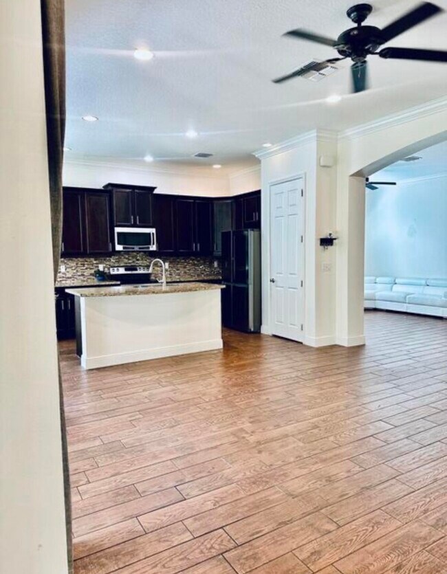 Building Photo - 2818 Bellarosa Circle