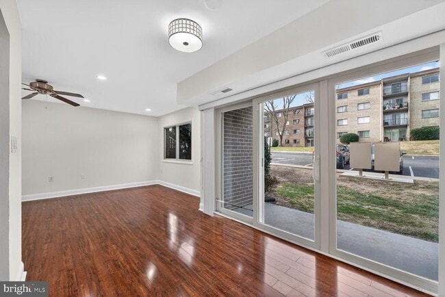 Building Photo - 12753 Dara Dr