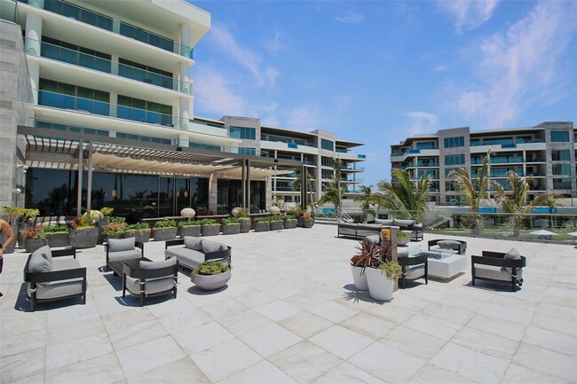 Building Photo - 1591 Gulf of Mexico Dr