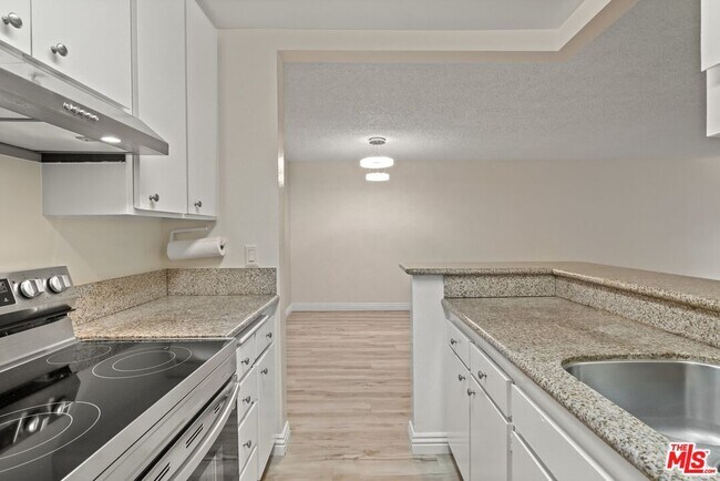 Building Photo - 7740 Redlands St