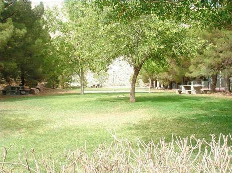 Building Photo - 4800 N Stanton St