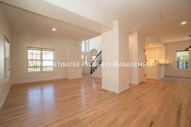 Building Photo - 1237 St John St