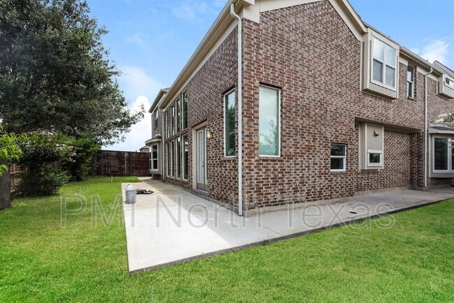 Building Photo - 9716 Lance Dr
