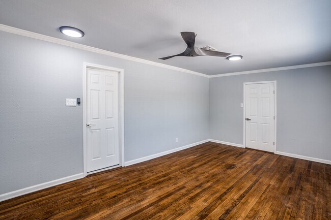 Building Photo - BEAUTIFULLY-RENOVATED JEFFERSON HEIGHTS HOME