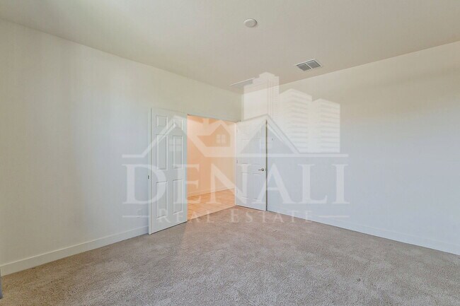 Building Photo - 10962 W Taylor St