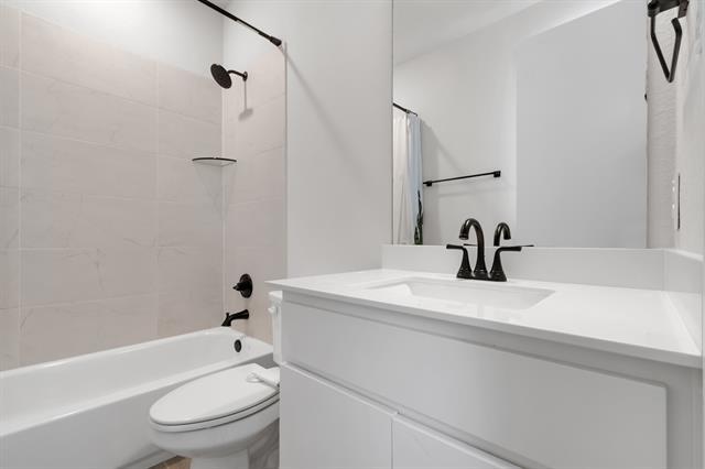 Building Photo - 1028 Bastion Ct