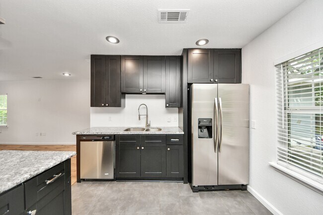 Building Photo - 5118 Ditmas Ln