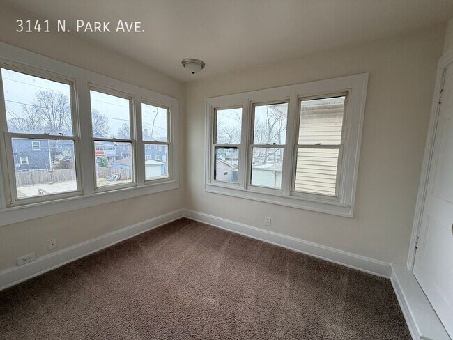 Building Photo - 3141 N Park Ave