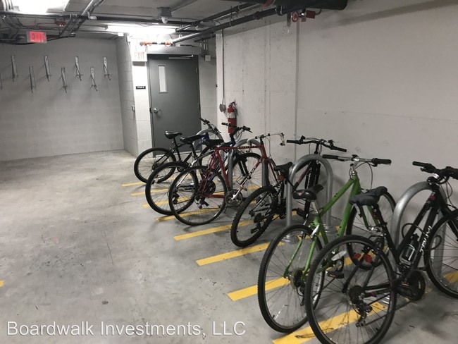 Building Photo - 313 N Frances St