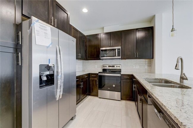 Building Photo - 402 Conservation Dr