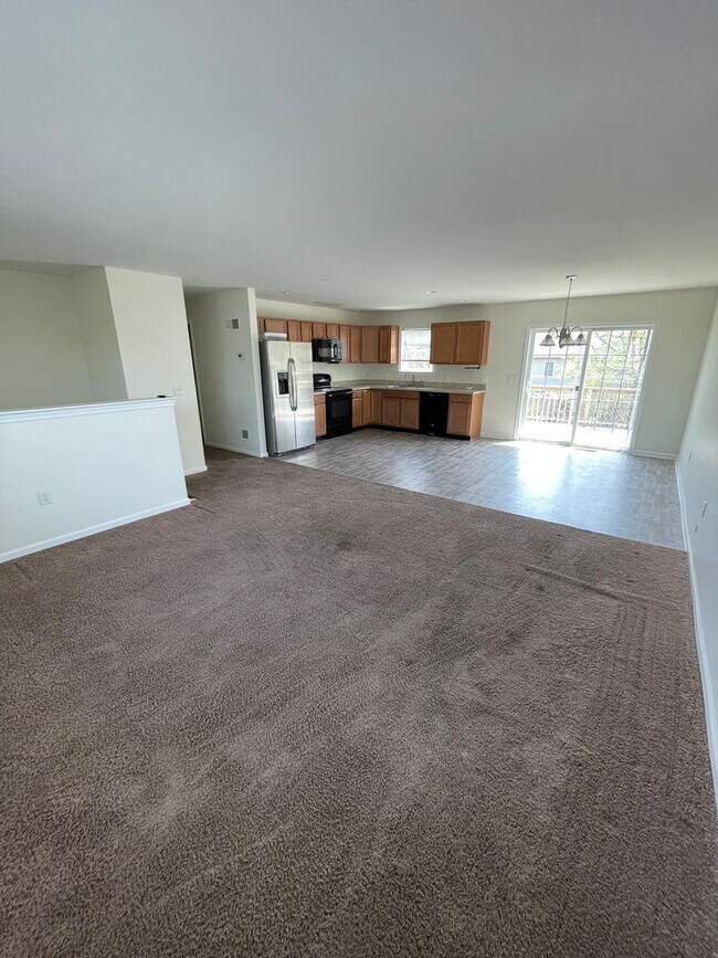 Building Photo - 3 Bedroom 3 Bath House In Mount Wolf