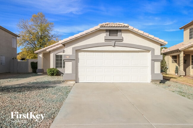 Building Photo - 812 E Morelos St