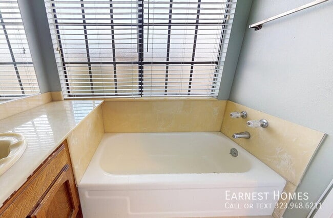 Building Photo - 22525 Sherman Way