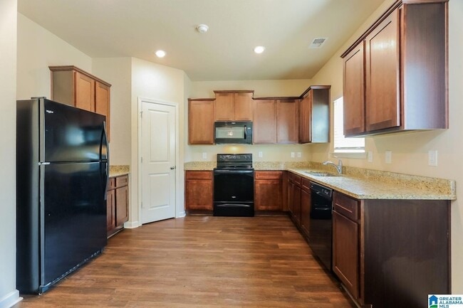 Building Photo - 275 Smith Glen Dr