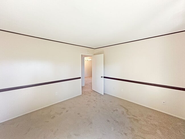 Building Photo - SD: Spacious 2BD/2BA Condo in Rancho Bernardo with Club Amenities, 2-Car Garage & Private Patio