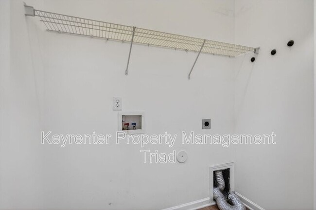 Building Photo - 2 Blue Stone Ln