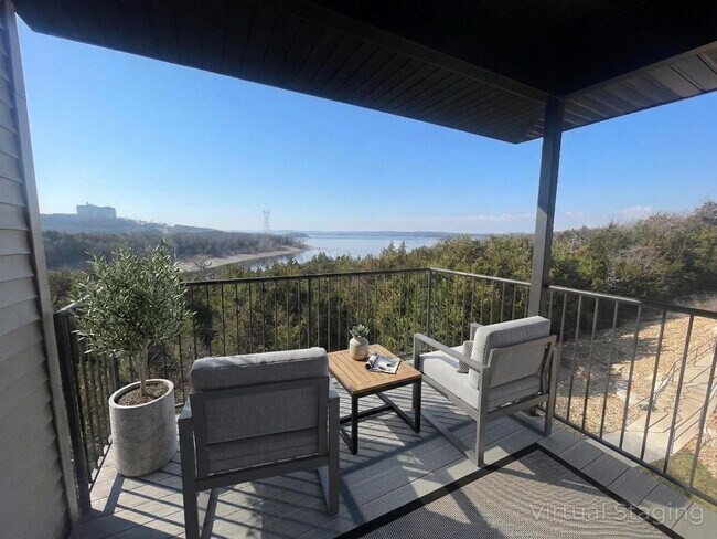 Building Photo - Beautiful Unfurnished 3 Bedroom 2 Bath  Apartment/Condo With Lake-views of Table Rock Lake