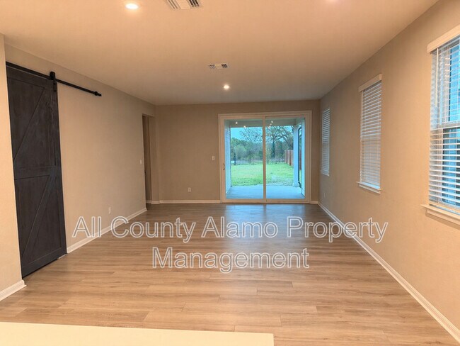 Building Photo - 420 Chaste Tree Dr