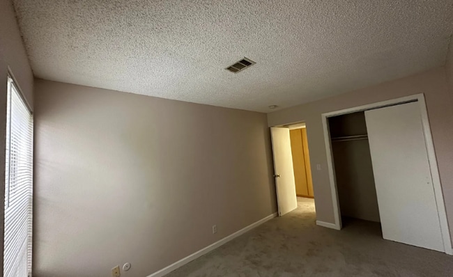 Building Photo - 1606 Cottonwood Dr