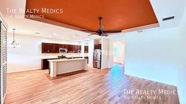 Building Photo - 1102 Victoria Hills Dr S
