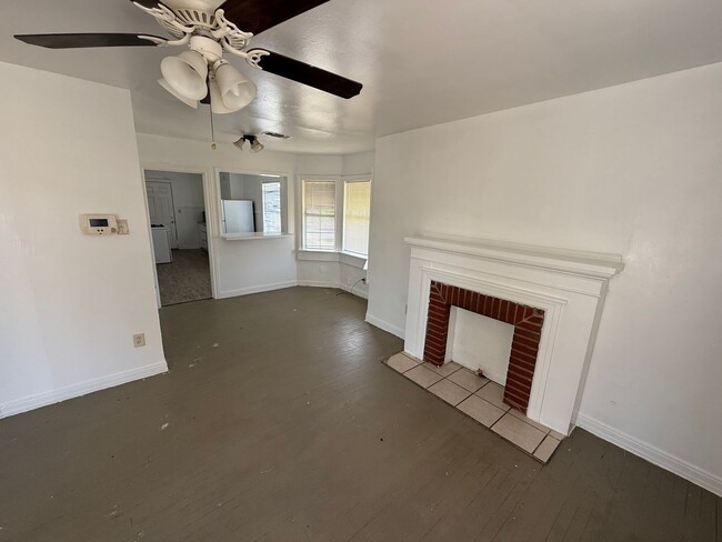 Building Photo - 1523 25th St