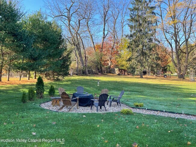 Building Photo - 37 Garage Place Rd