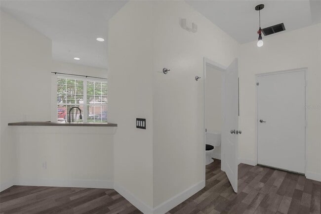 Building Photo - 740 Ashworth Overlook Dr