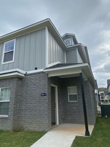 Building Photo - 929 S Amarillo Ave