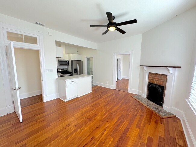Building Photo - 20 E 40th St