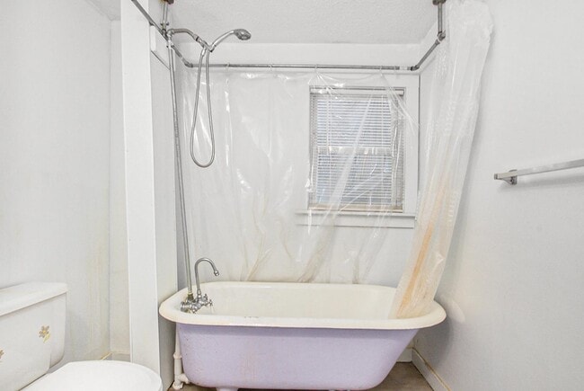 Building Photo - 809 Westmoreland Ave