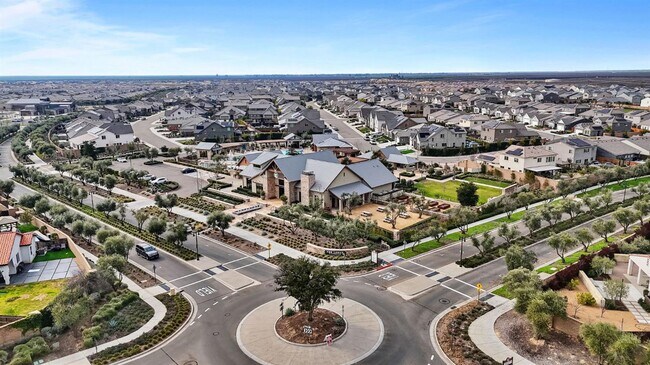 Building Photo - 1116 Encore Wy W